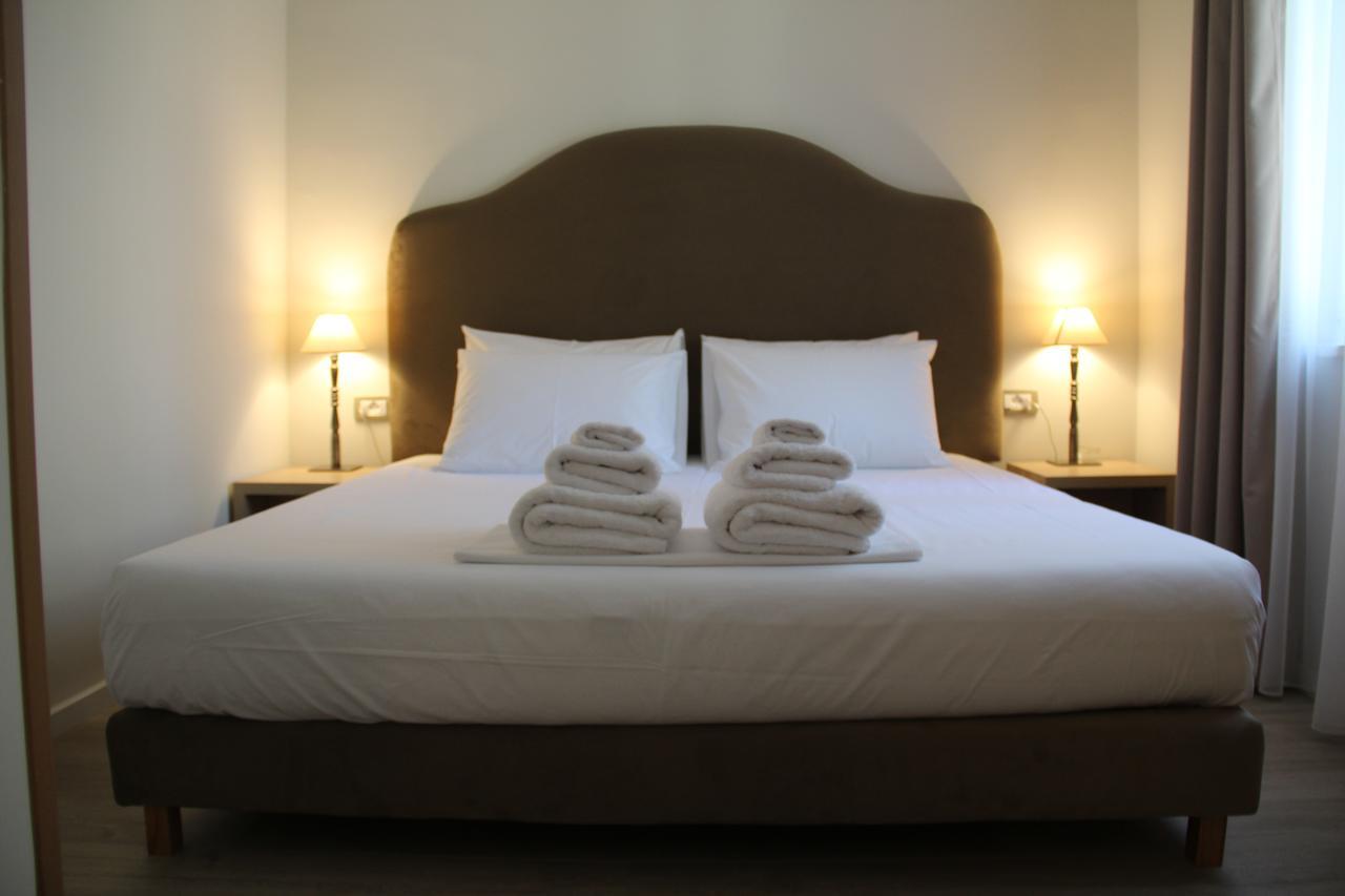 Hotel Hermes ティラナ エクステリア 写真