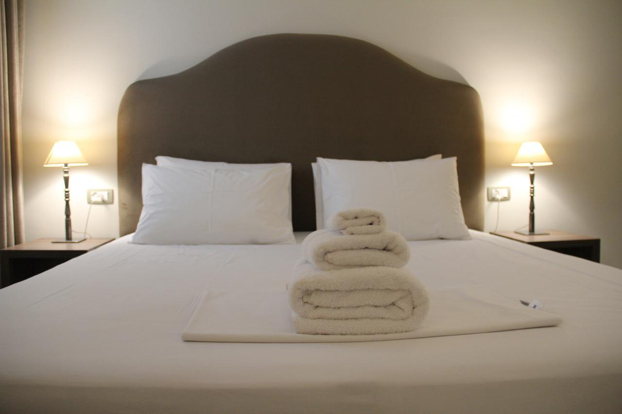 Hotel Hermes ティラナ エクステリア 写真
