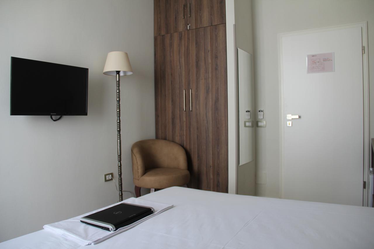 Hotel Hermes ティラナ エクステリア 写真