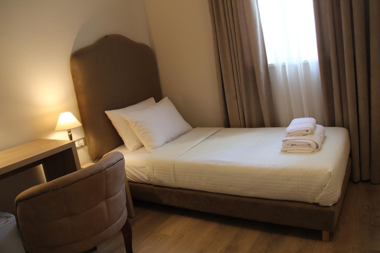 Hotel Hermes ティラナ エクステリア 写真