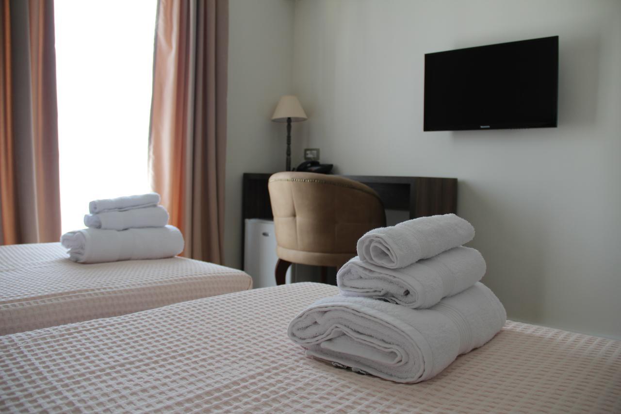 Hotel Hermes ティラナ エクステリア 写真