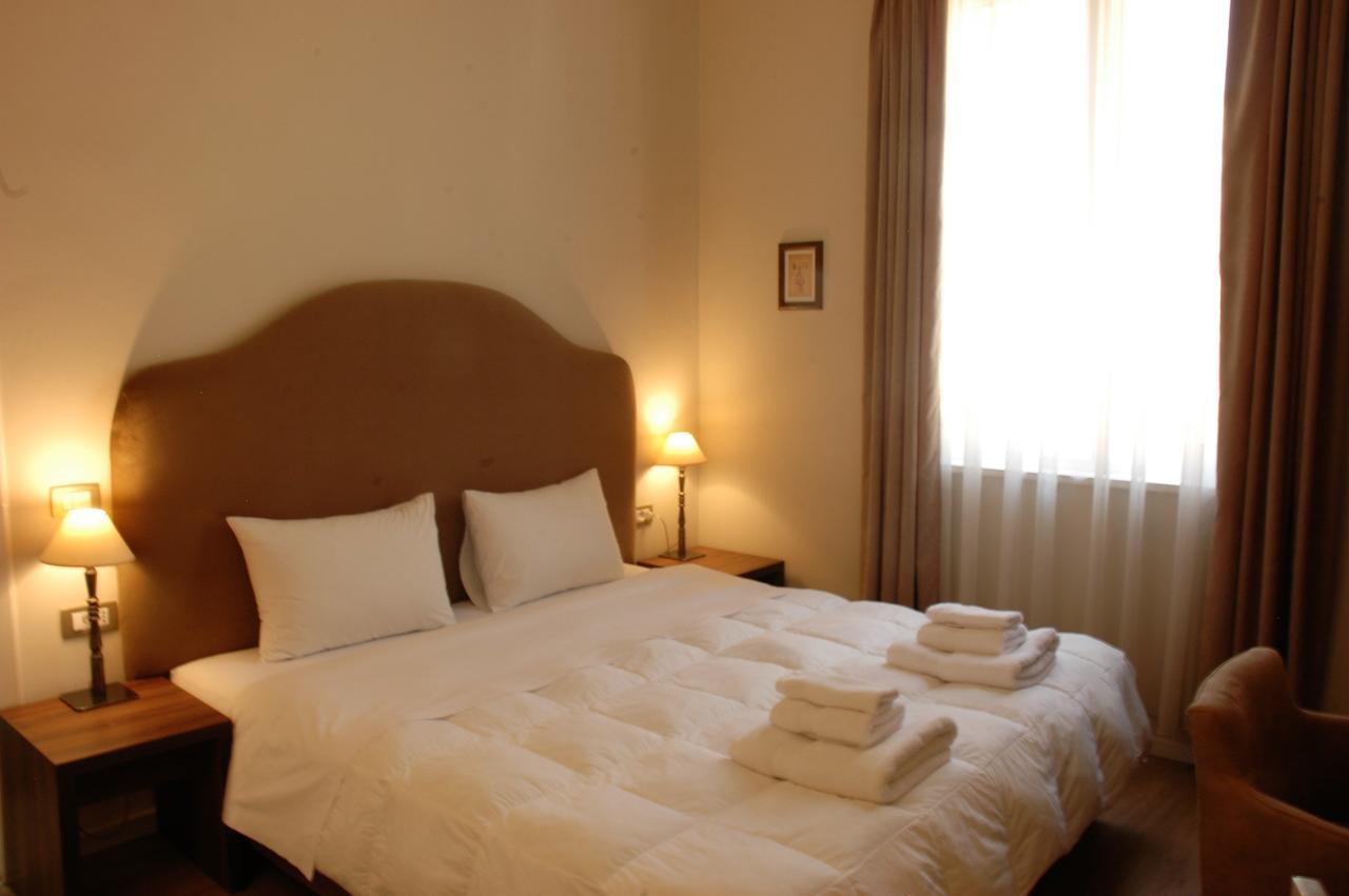 Hotel Hermes ティラナ エクステリア 写真